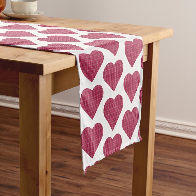 Chemin De Table Court Heart Shaped Plaid Red Pink Table Runner (In Situ)