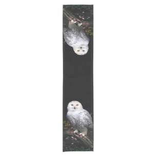 Chemin De Table Court Hibou des neiges majestueux d'hiver