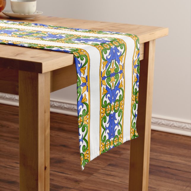 Chemin De Table Court italien, art sicilien, motif de majolica     (In Situ)