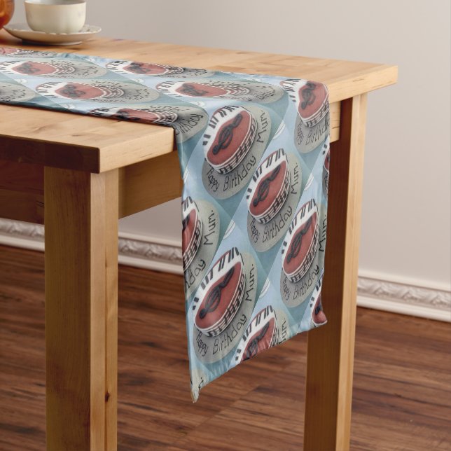 Chemin De Table Court Joyeux gâteau de maman d'anniversaire (In Situ)