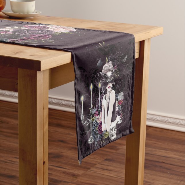 Chemin De Table Court Le Vampiress | Moody Gothic Vampy Glam Pale Peau (In Situ)