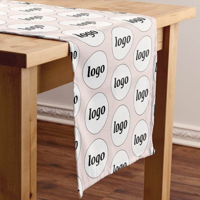 Chemin De Table Court Logo Motif Marque commerciale Blush Pink (Simple logo with custom text business branding promotional blush pink table runner)
