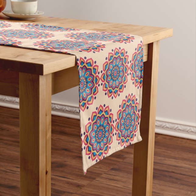 Chemin De Table Court Mandala vibrant en code hexadécimal (In Situ)