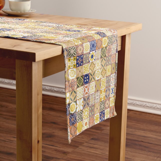 Chemin De Table Court Marocain carrelage jaune et bleu (In Situ)