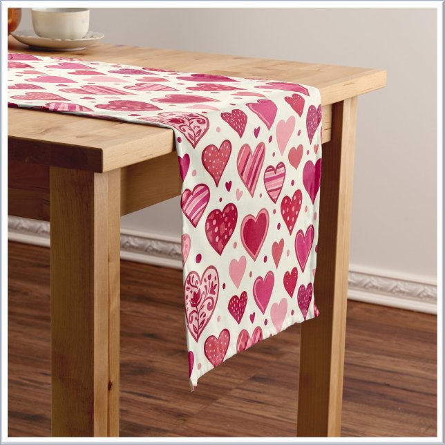 Chemin De Table Court Modern Red & Pink Hearts Pattern (Créateur téléchargé)