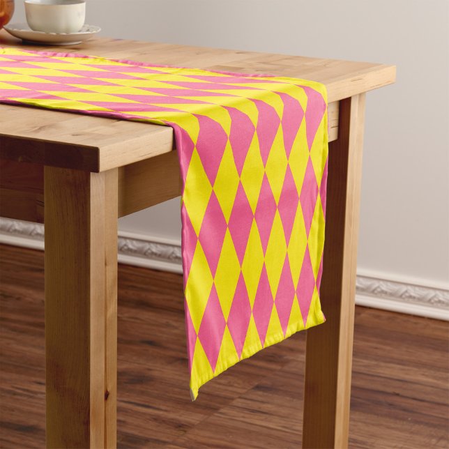 Chemin De Table Court Motif à carreaux Harlequin rose et jaune  (Créateur téléchargé)