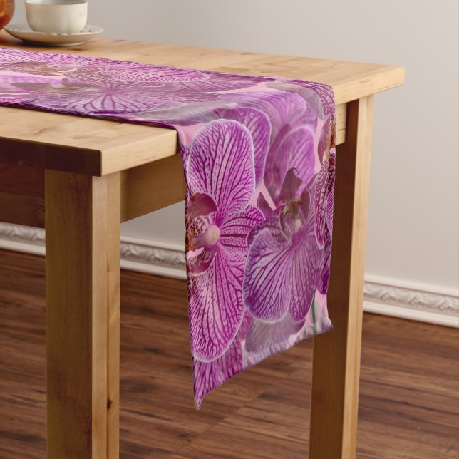 Chemin De Table Court Motif de fleurs d'orchidée rose magenta (In Situ)