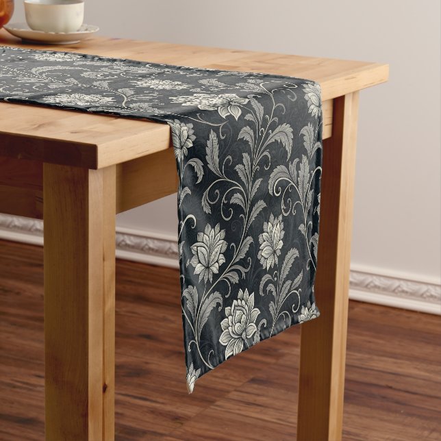 Chemin De Table Court Motif Fleurs Gothiques (In Situ)