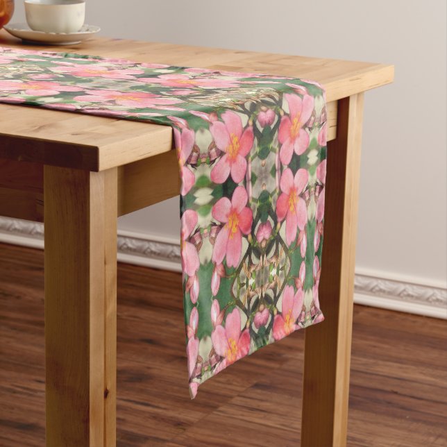 Chemin De Table Court Motif floral rose (In Situ)