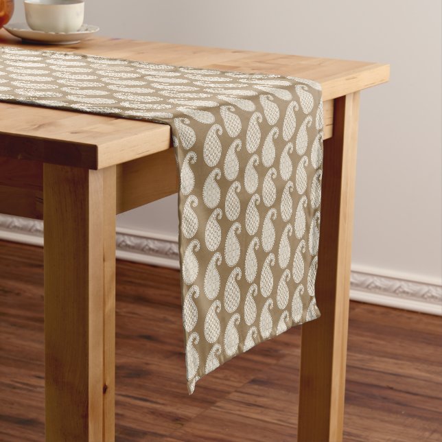 Chemin De Table Court Motif Paisley, taupe tan et blanc (In Situ)