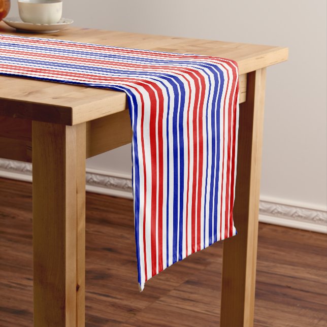 Chemin De Table Court Motif rayures blanches rouges bleues   (In Situ)