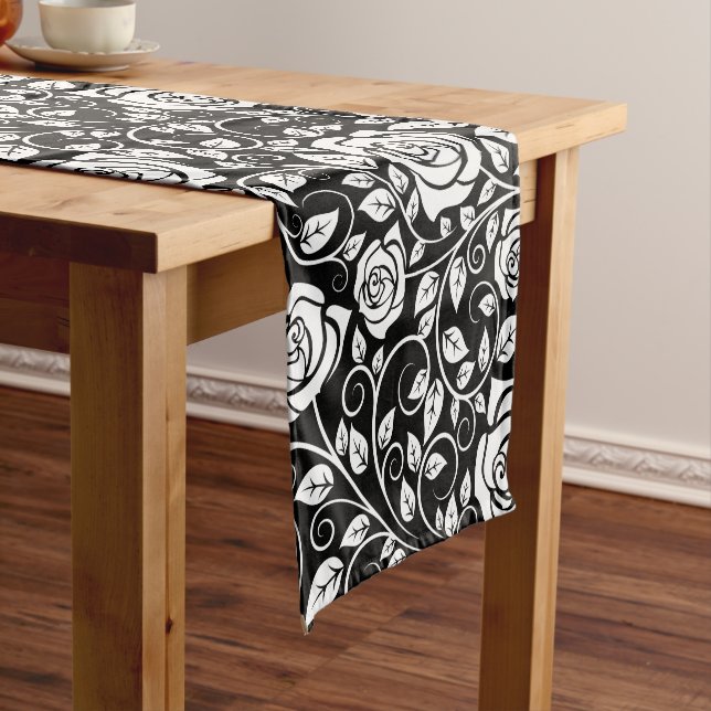 Chemin De Table Court Motif Rose moderne Monogramme initial noir blanc (In Situ)
