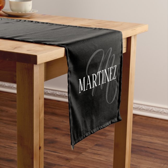Chemin De Table Court Nom Personnalisé Black Elegant | Nom (In Situ)