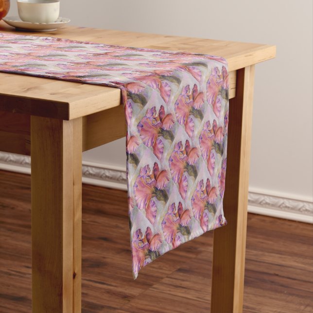 CHEMIN DE TABLE COURT PINK IRIS COURTE TABLE COURTE (In Situ)