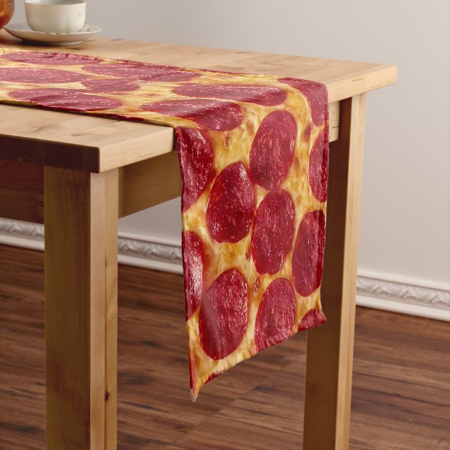 Chemin De Table Court pizza pepperonis (In Situ)