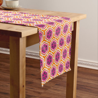 Chemin De Table Court Retro Pink and Orange Modern Geometric Pattern