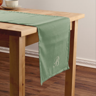 Chemin De Table Court Sage foncé vert avec Monogramme initial