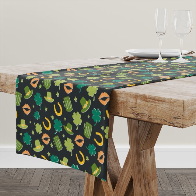 Chemin De Table Court Shamrock de la Saint-Patrick Motif (Créateur téléchargé)
