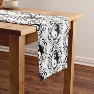 Chemin De Table Court Symbole Yin & Yang noir et blanc de style tatouage