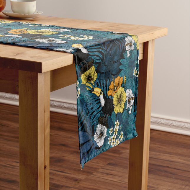 Chemin De Table Court Toucans et flore tropicale, bleu, jaune, orange (In Situ)