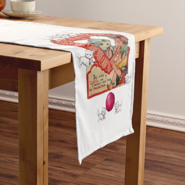 Chemin De Table Court Valentines Kitten, coureur de nappes (In Situ)