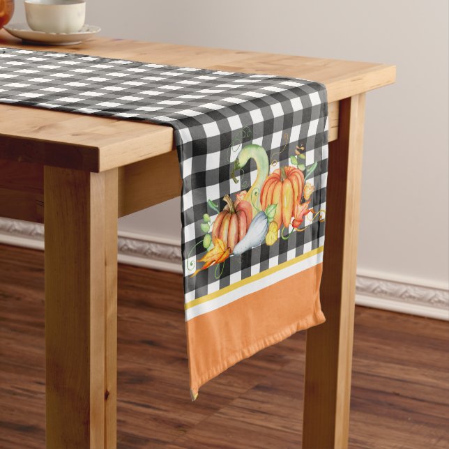 Chemin De Table Long Citrouilles sur Gingham Noir (In Situ)