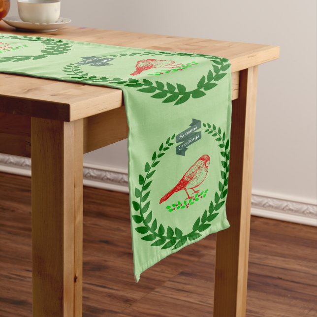 Chemin De Table Long Couronne de Noël de Cardinal Salutations de Saison (In Situ)