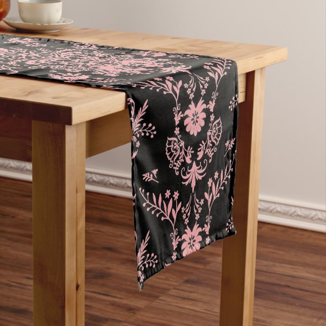 Chemin De Table Long Damas rose et noir (In Situ)