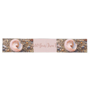 Chemin De Table Long Joli coquillage de mer rose sur la Stony Beach Cus