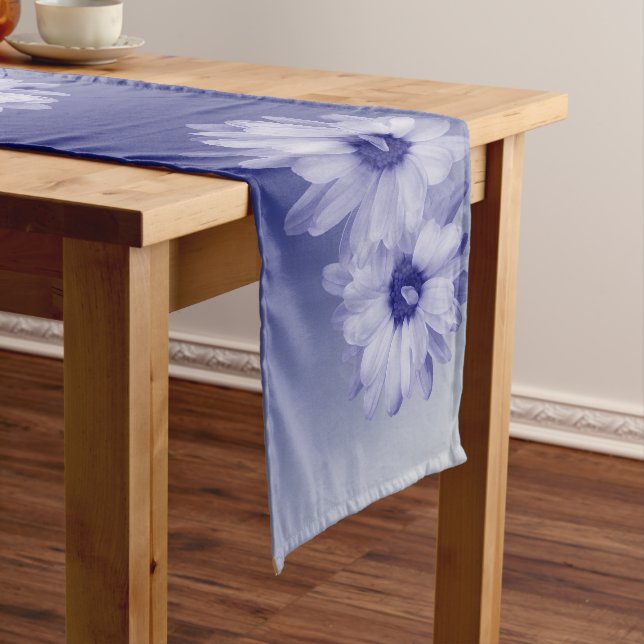 Chemin De Table Long pétales bleus tordus (In Situ)