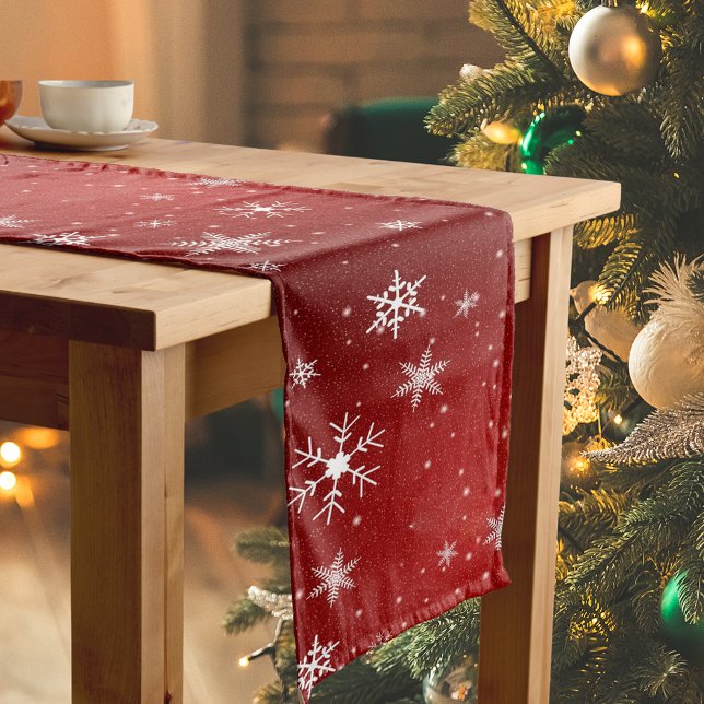 Chemin De Table Long Pneus blancs avec coureur de table Arrière - plan  (White Snowflakes with Red Background Table Runner)