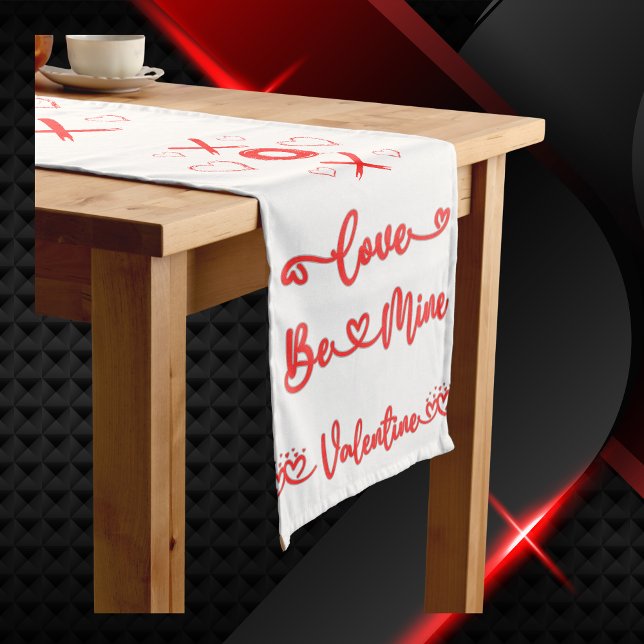 Chemin De Table Long XOXO de Saint-Valentin aux coeurs rouges | (Créateur téléchargé)