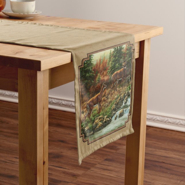 Chemin De Table Moyen Cascade de cerfs et de ruisseaux Tan (In Situ)