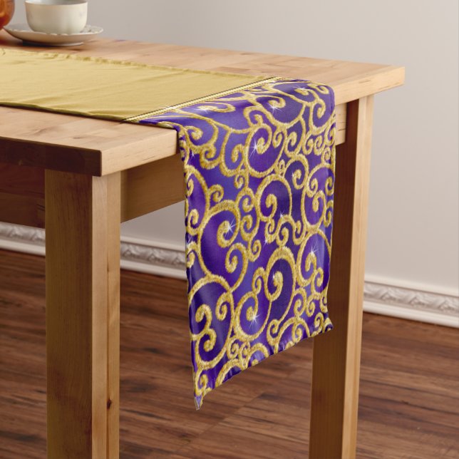 Chemin De Table Moyen Coureur de table Gold et Purple avec initiales (In Situ)
