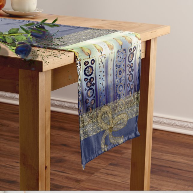 Chemin De Table Moyen Elégante Paix, Lumière, Bougies d'Amour (Elegant Peace, Light , Love Candles Medium Table Runner)