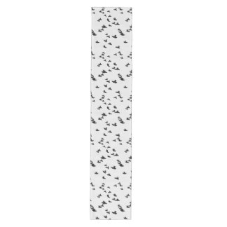 Chemin De Table Moyen Flying Black Birds Gothique