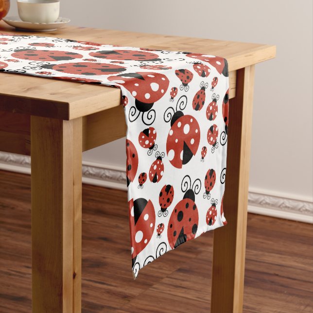 Chemin De Table Moyen Motif De Ladybugs, Mignons Ladybugs, Red Ladybugs (In Situ)