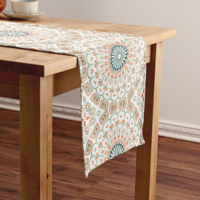 Chemin De Table Moyen Motif moderne orange et vert Mandala (In Situ)