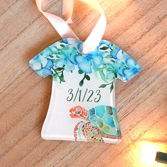 Chemise hawaïenne Mariage de tortue marine tropica (Blue Tropical Wedding Keepsake Christmas Ornament, Sea Turtle, Blue Hibiscus Flowers, Hawaiian Shirt)