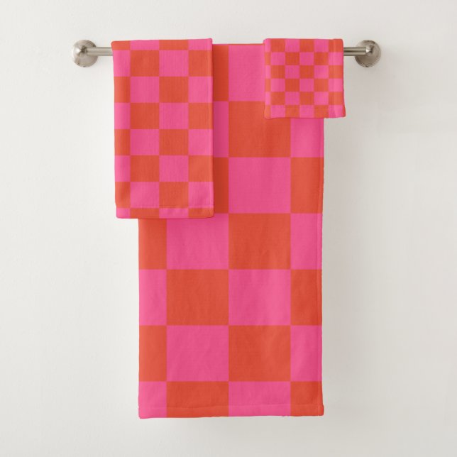 Chequerboard Chequered Pattern in Pink and Orange Bath Towel Set (Insitu)