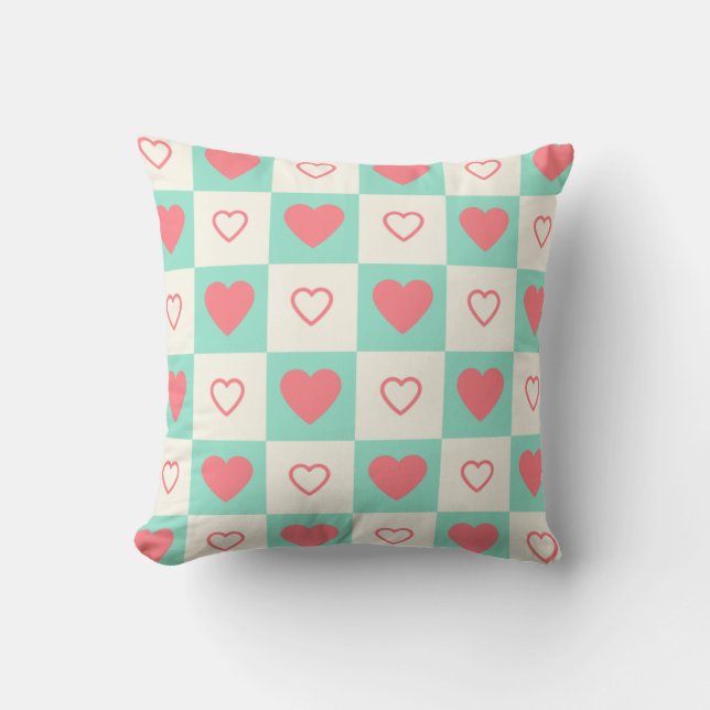 Chequered Heart Pattern Throw Pillow (Front)