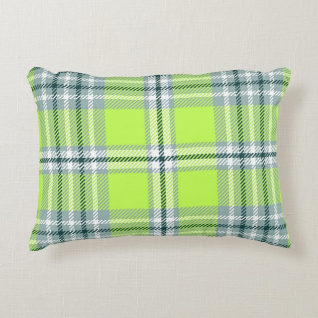 Chequered pattern accent pillow (Front)