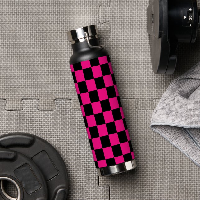 Chequered squares hot pink black geometric retro water bottle (Gym)