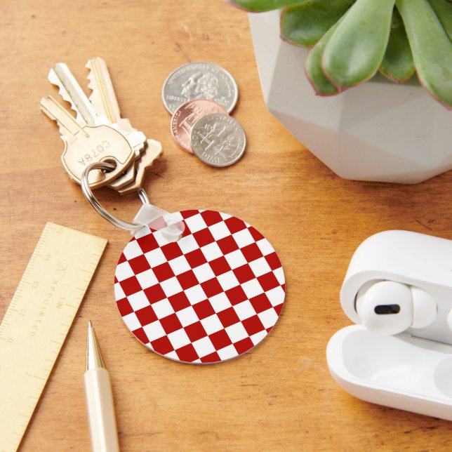 Chequered squares red white geometric retro keychain (Desk)