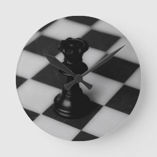 Chess queen round clock