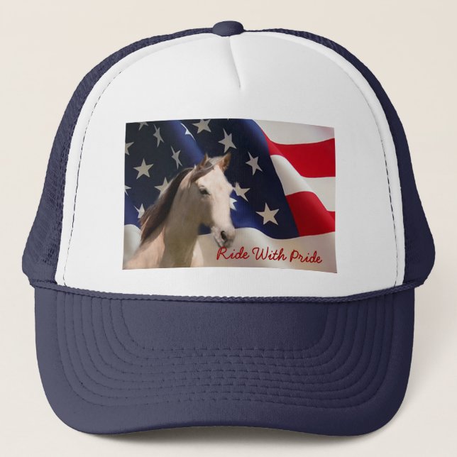 Cheval avec le casquette de drapeau américain (Devant)