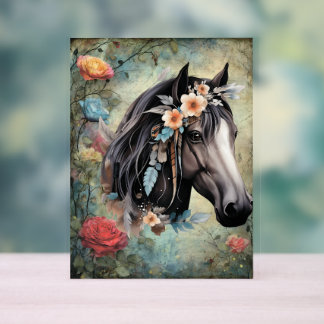 Cheval brun dans les fleurs.