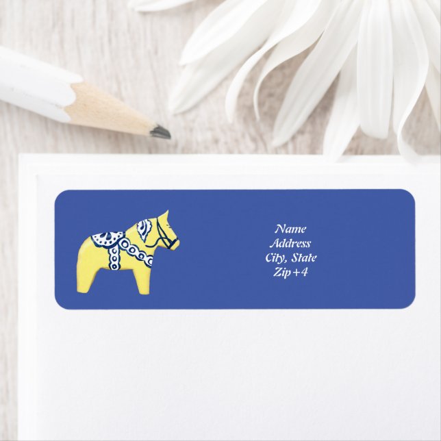 Cheval Dala jaune sur bleu (En situation)