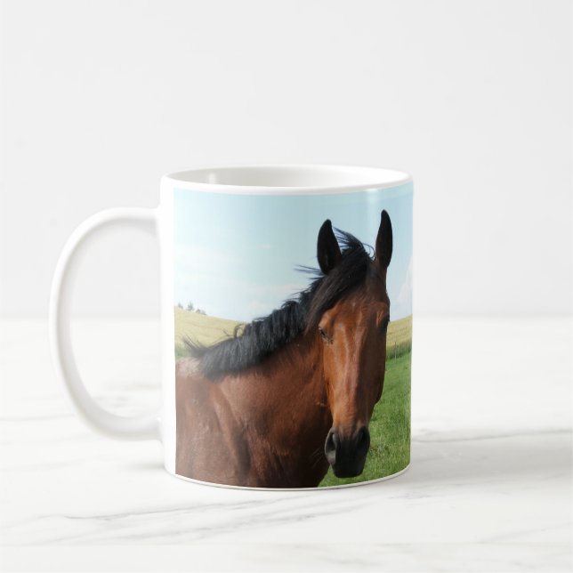 Cheval de la baie dans le pâturage Mug à café à de (Gauche)