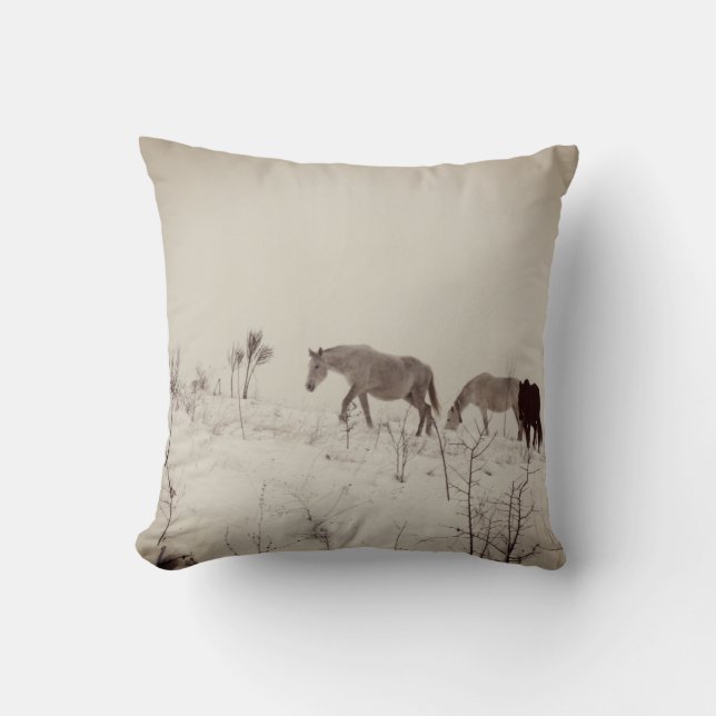 Chevaux Sauvages Dans La Neige Jeter Coussin (Recto)